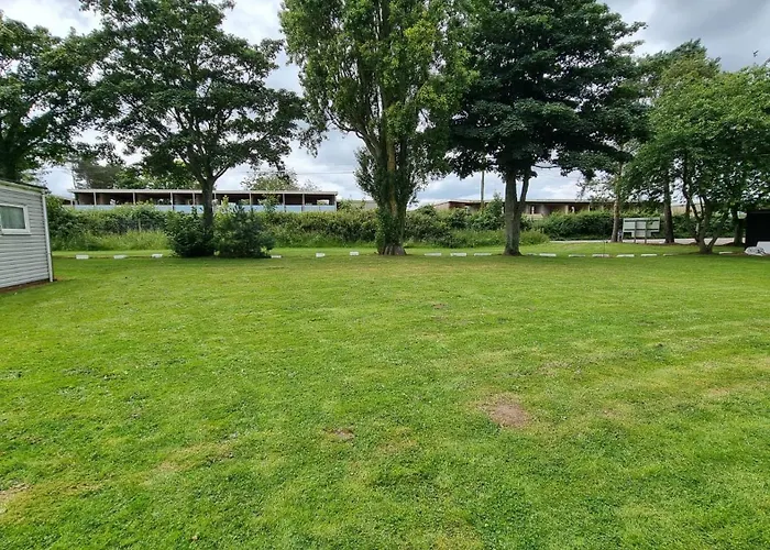 5 Hemsby Holiday Chalet, Convenient For Sandy Beach