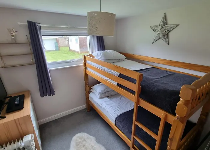5 Hemsby Holiday Chalet, Convenient For Sandy Beach